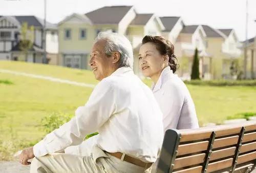 時(shí)刻警惕白內(nèi)障，這3點(diǎn)眼健康知識(shí)牢記！