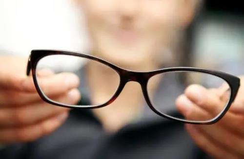 近視眼、老花眼、手機(jī)黨的護(hù)眼小妙招！