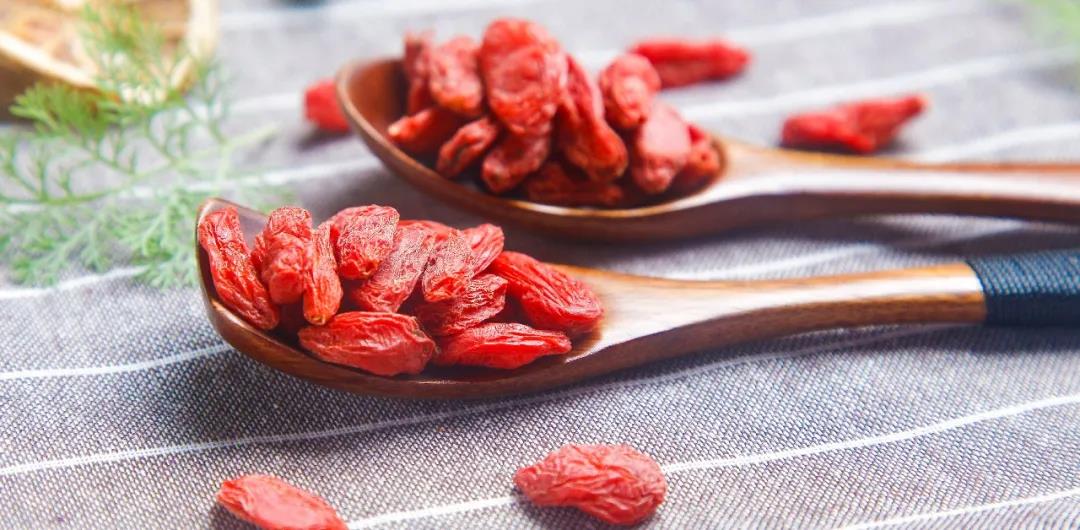 眼睛累了吃什么護(hù)眼？這種食物家家都有！