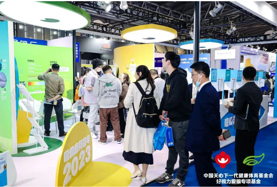 直擊第21屆上海眼鏡展丨踐行眼健康科普公益 “滬”眼未來(lái)